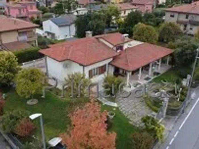 Casa con 7 locali in vendita in Via a Pavesi, Cavaion Veronese