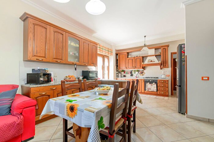 Appartamento con 5 locali in vendita in Via Nomentana, Mentana