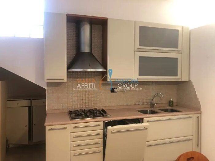 Casa quadrilocale in affitto in Via Quercioli, Massa