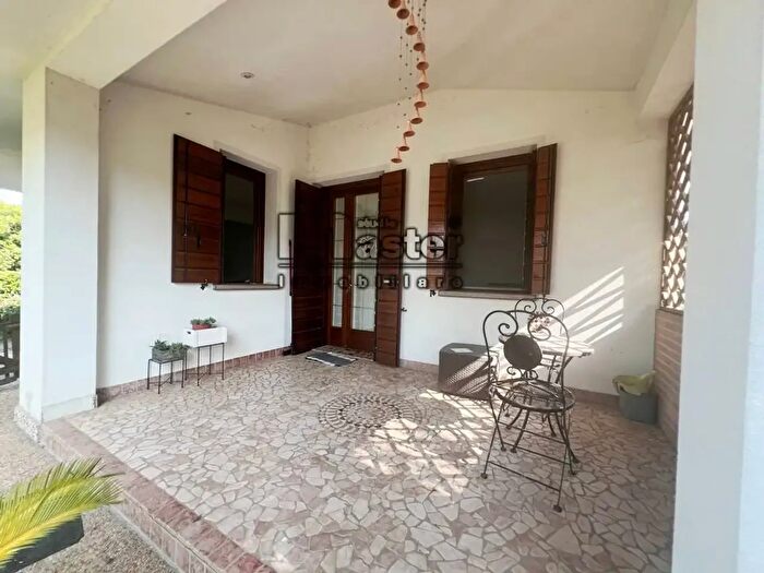 Casa con 7 locali in vendita in Via Pravato, Paese