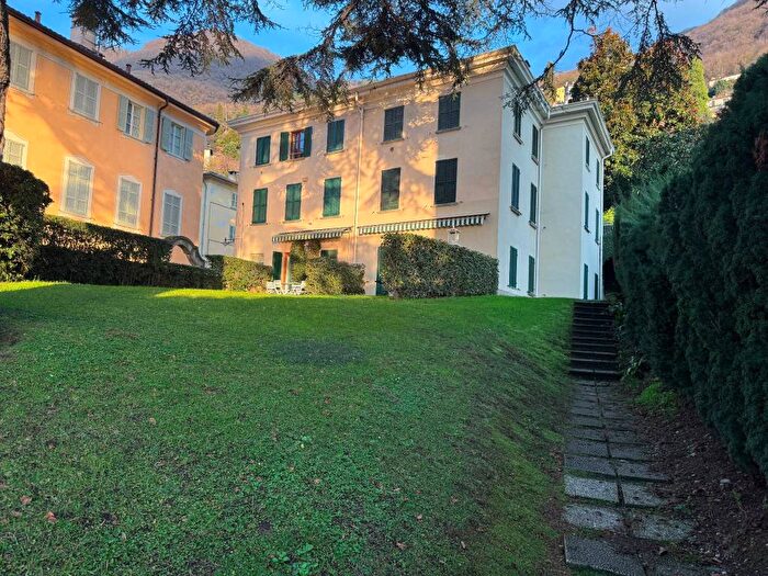 Appartamento bilocale in affitto in Via Enrico Caronti, Blevio