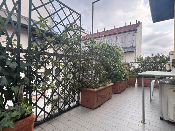 Appartamento bilocale in affitto in Washington, Milano