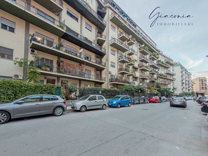 Appartamento trilocale in vendita in Via Alessandro Telesino, Uditore Leonardo Da Vinci Alta, Palermo