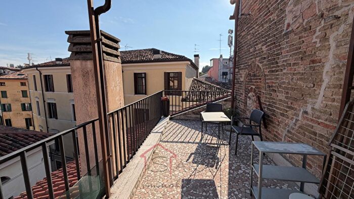 Appartamento trilocale in affitto in Via dei Soncin, Padova