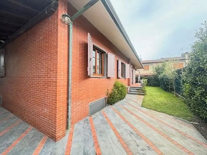 Casa con 10 locali in vendita in Forte Dei Marmi