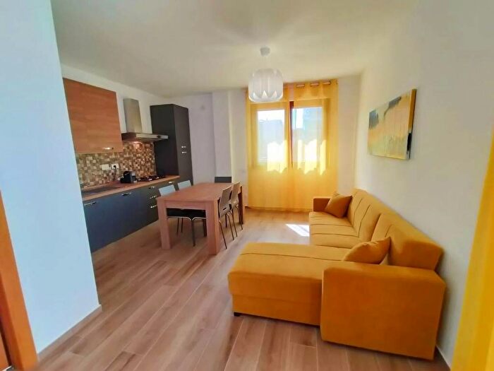 Appartamento trilocale in affitto in Via Litoranea, Zona Nuova Pratoranieri, Follonica