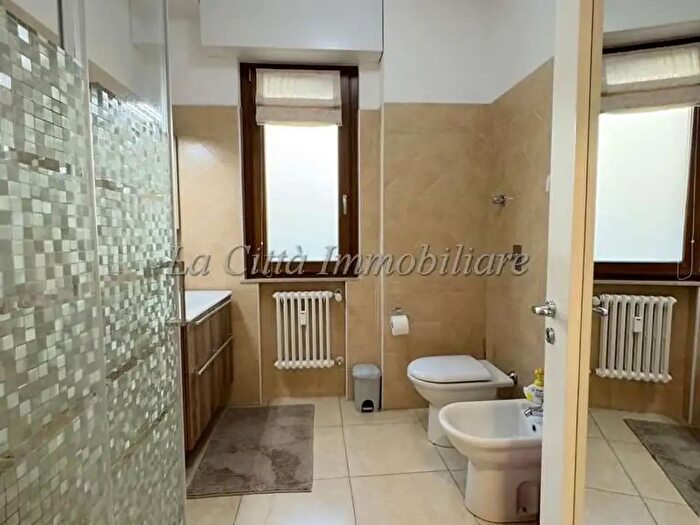 Appartamento trilocale in vendita in Vicolo San Nicola, Novara