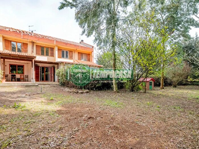 Casa quadrilocale in vendita in Via di Bonifica, Bracciano