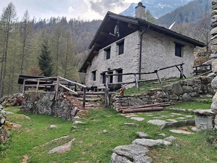 Case in Vendita e in Affitto - 2