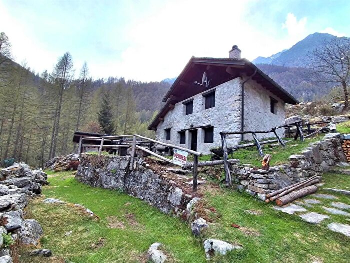 Casa quadrilocale in vendita in Valle del Drogo, San Giacomo Filippo
