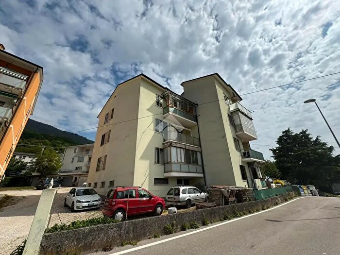 Appartamento quadrilocale in vendita in Via del Grumo, Santorso