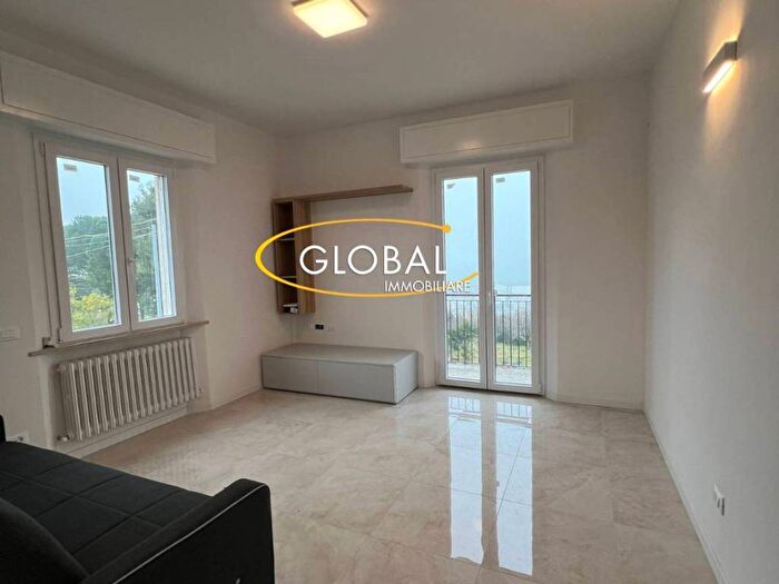 Appartamento quadrilocale in affitto in Via Offagna, Posatora, Ancona