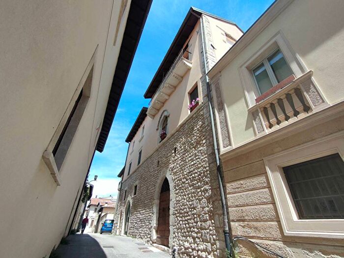 Appartamento con 5 locali in affitto in Duomo Fontana Luminosa, LAquila