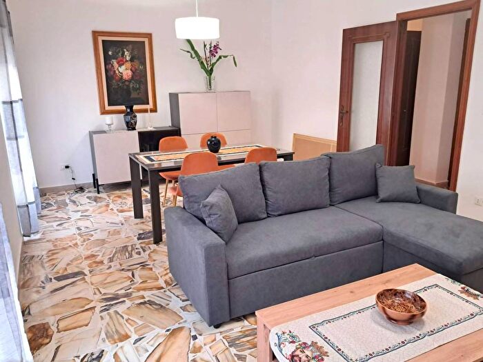 Appartamento trilocale in affitto in Via Licata, Lentini