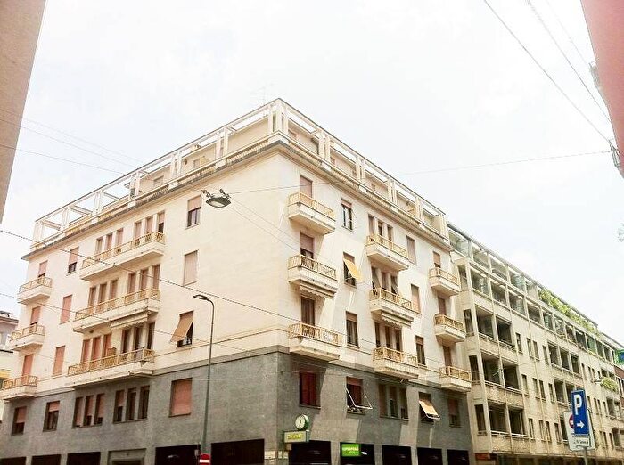 Appartamento trilocale in affitto in Via Fra' Luca Pacioli, Navigli Darsena, Milano