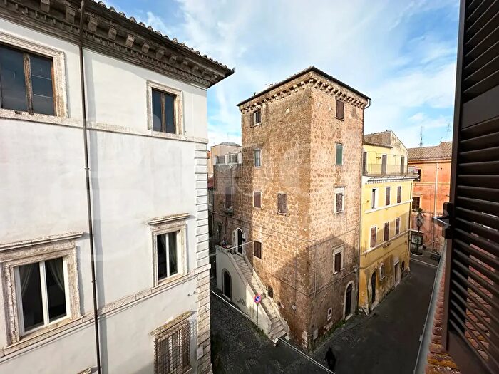 Appartamento trilocale in vendita in Via di Corte, Civita Castellana