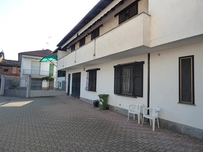 Casa con 7 locali in vendita in Gambolo