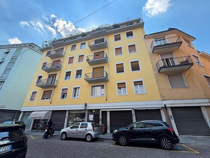 Appartamento trilocale in affitto in Borgo Collegio Maria Luigia, Centro Storico, Parma