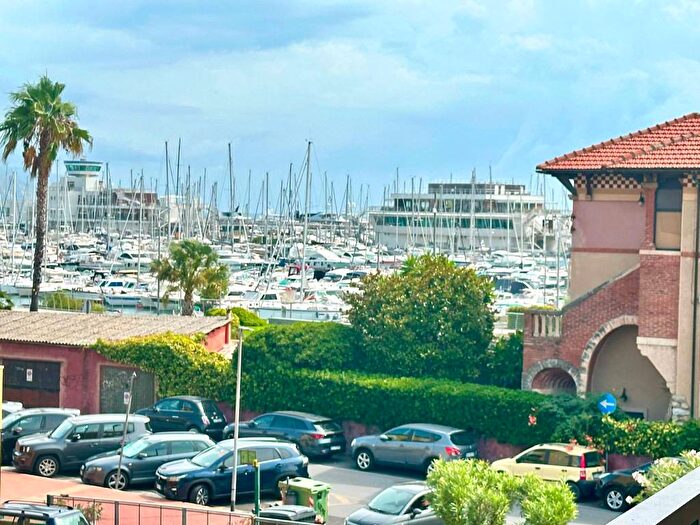 Appartamento bilocale in affitto in Via delle Peschiere, Centro, Loano