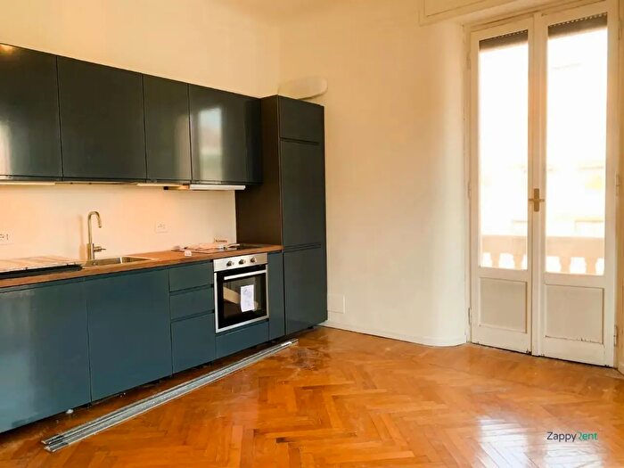 Appartamento quadrilocale in affitto in Via Caposile, Milano
