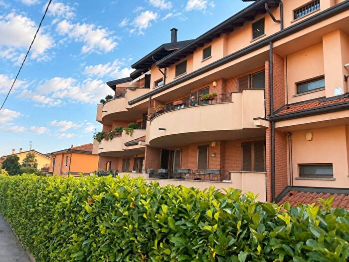 Appartamento bilocale in affitto in Via Ghiringhella, Centro, Agrate Brianza