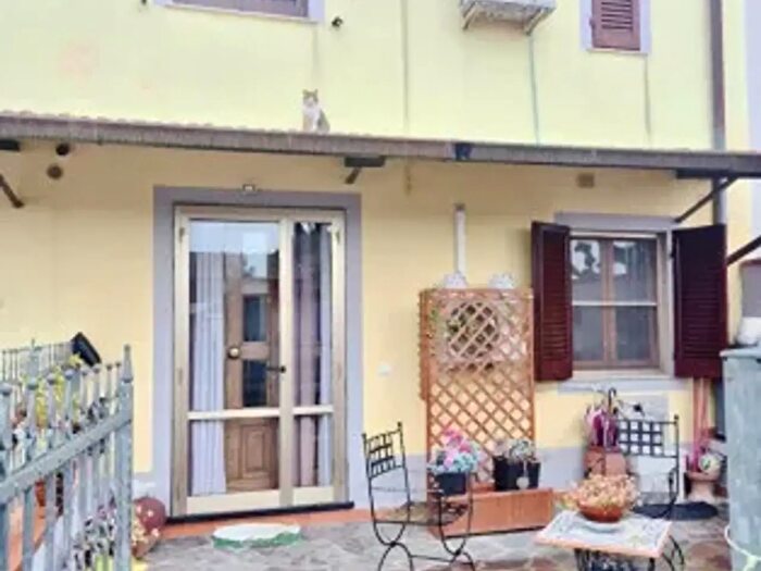 Casa con 6 locali in vendita in Via di Pettori, Cascina