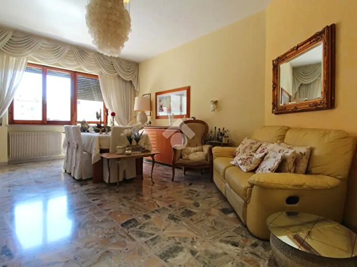 Appartamento quadrilocale in vendita in Via dellUnione, Teramo