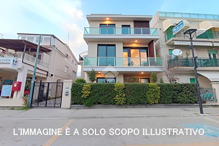 Appartamento bilocale in vendita in Via G dAnnunzio, Pineto