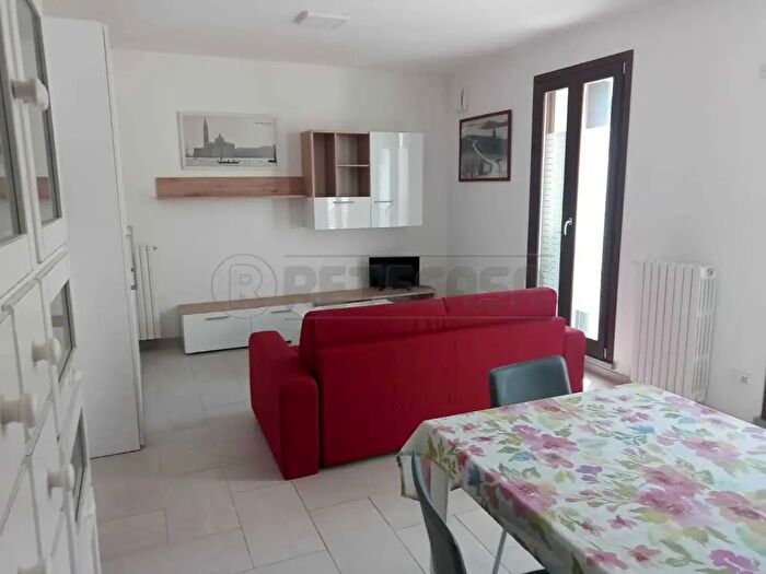 Appartamento monolocale in affitto in Via Stazione, Crema