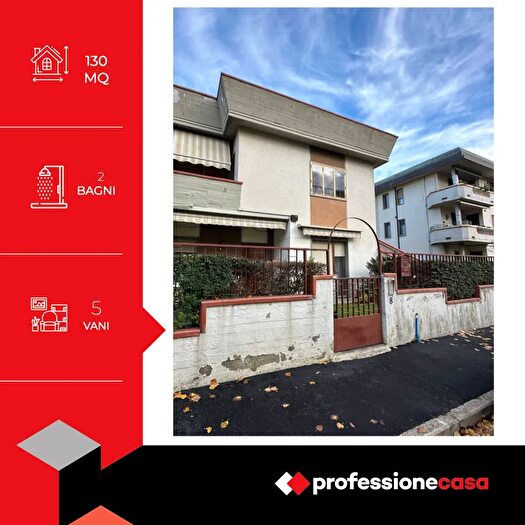 Appartamento con 5 locali in vendita in Piazza Aldo Moro, Campi Bisenzio