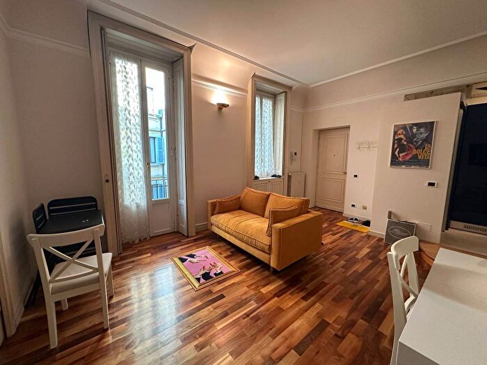 Appartamento trilocale in affitto in Via Alberto da Giussano, Pagano, Milano