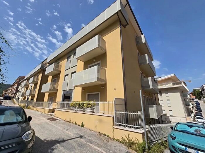 Appartamento quadrilocale in vendita in Via Pasquale Colagrande a, L'Aquila