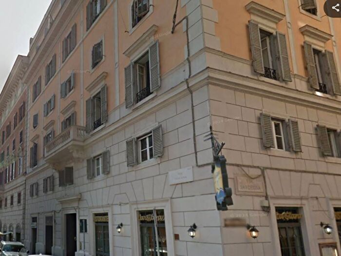 Appartamento quadrilocale in affitto in Via Toscana, Vittorio Veneto, Roma