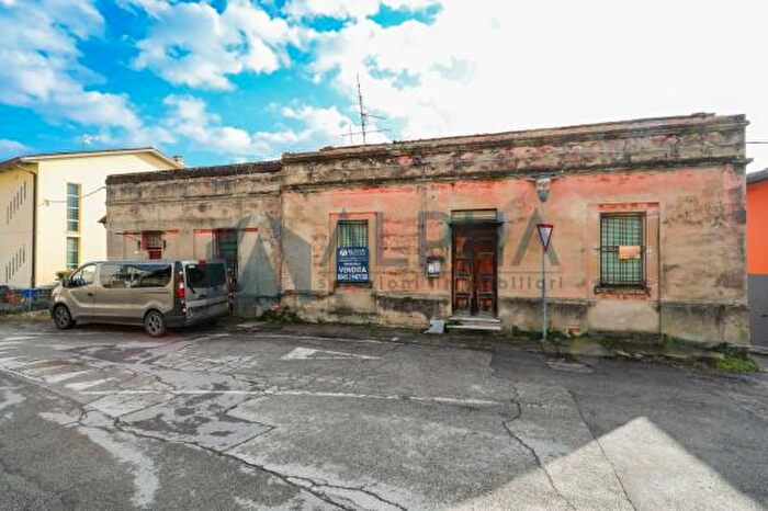 Casa con 6 locali in vendita in Sp, Predappio