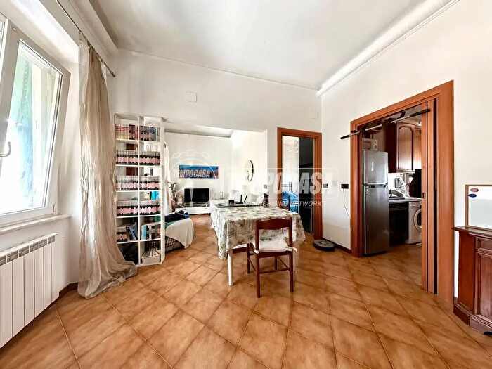 Appartamento bilocale in vendita in Via Chiaravagna, Genova