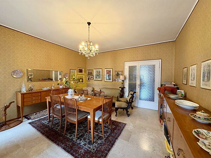 Appartamento trilocale in vendita in Via Carlo Porta, Lecco