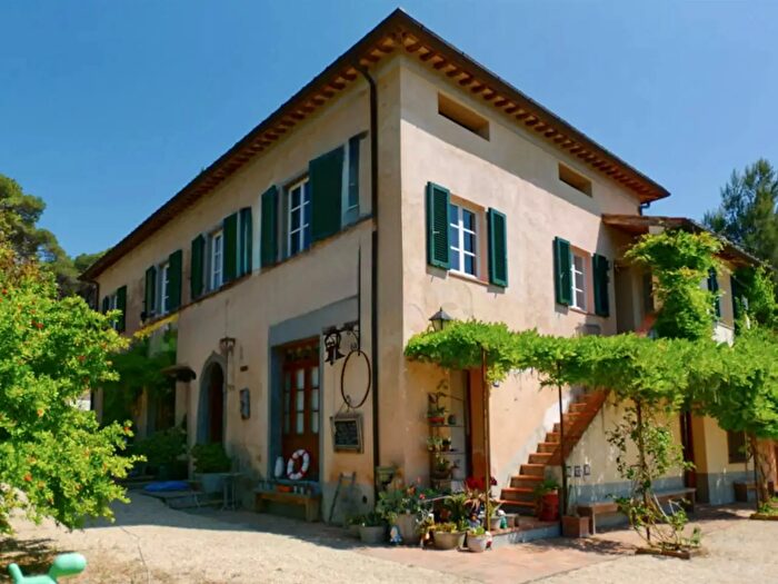 Casa con 13 locali in vendita in Portoferraio