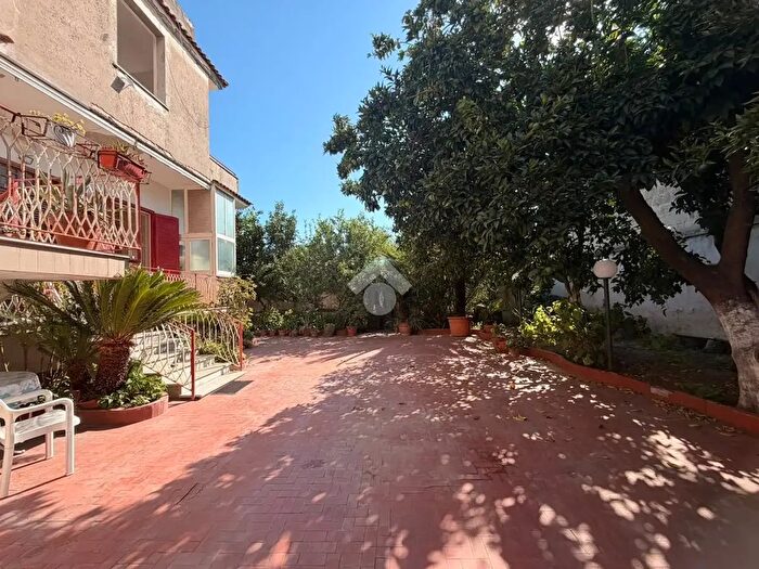 Casa con 6 locali in vendita in Via Adige, Sant'Antimo