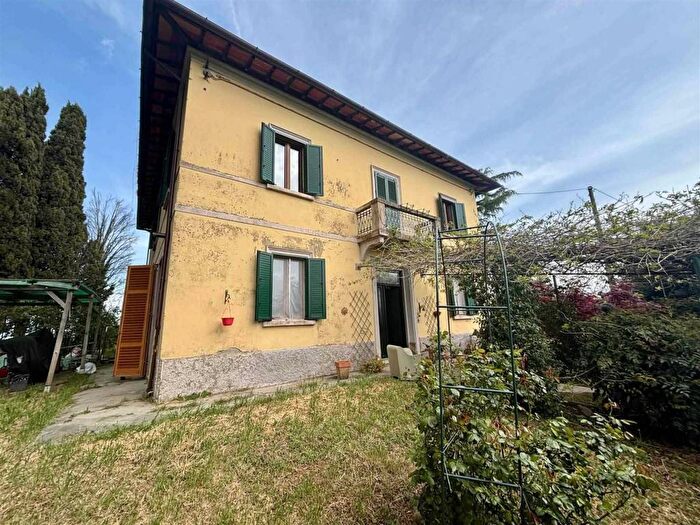 Casa con 6 locali in affitto in Frazioni Collinari, Montevarchi
