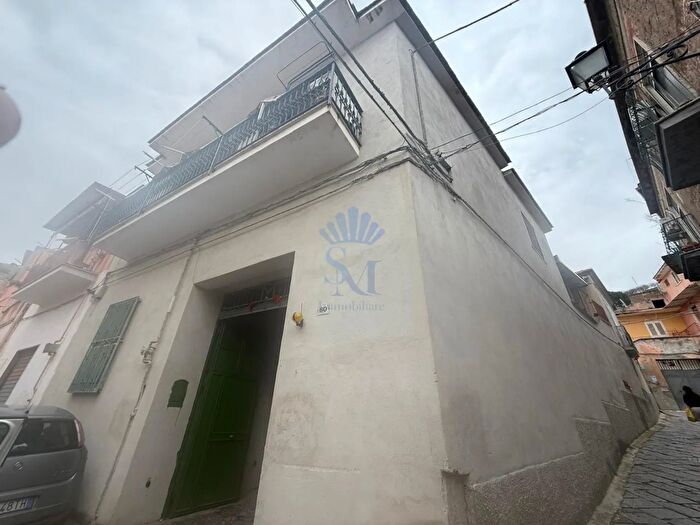 Appartamento bilocale in vendita in Via Roma, Maddaloni