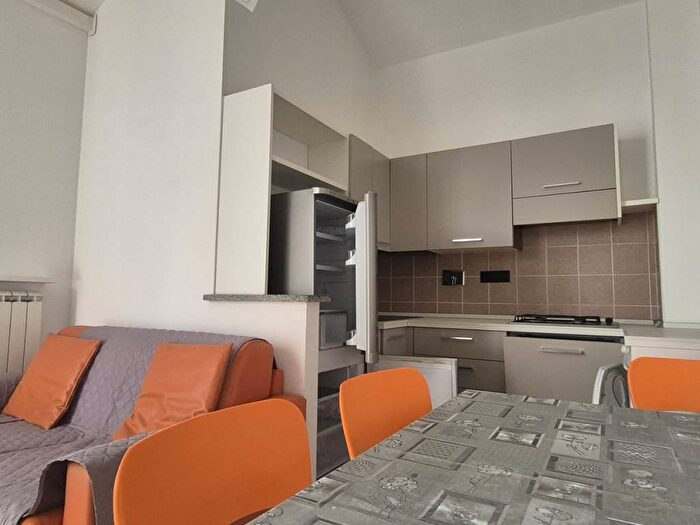 Appartamento trilocale in affitto in Via Gattinara, Vanchiglietta, Torino
