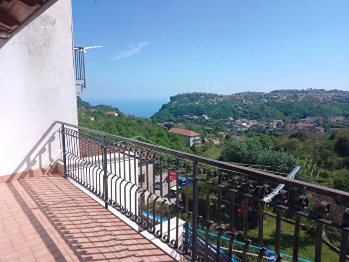 Appartamento trilocale in affitto in Via Matteo Renato Florio, Pianillo, Agerola