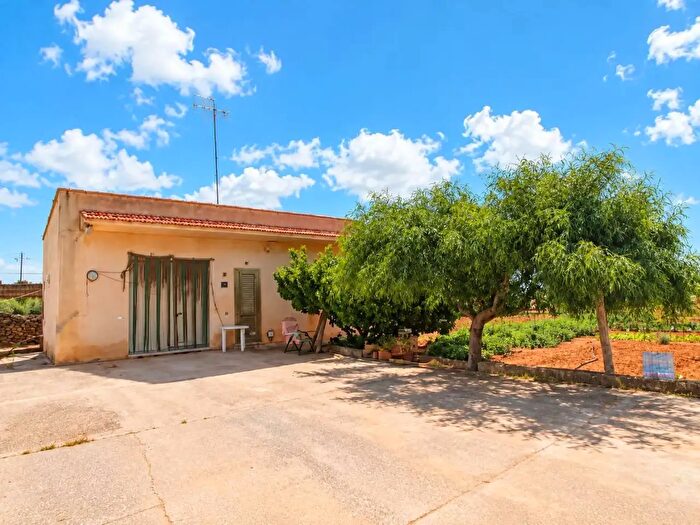Casa con 6 locali in vendita in Cda Scacciaiazzo, Marsala