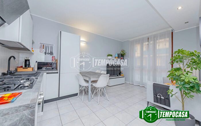 Appartamento trilocale in vendita in Via Adamello, Zibido San Giacomo