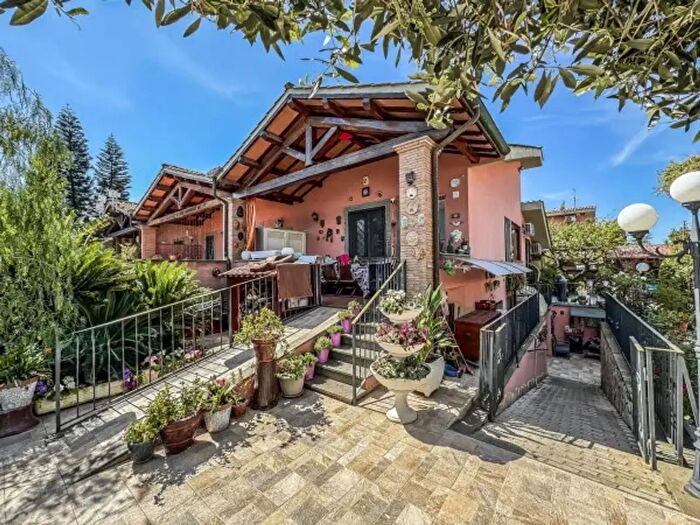 Casa con 5 locali in vendita in Via Angelo De Gubernatis, Roma