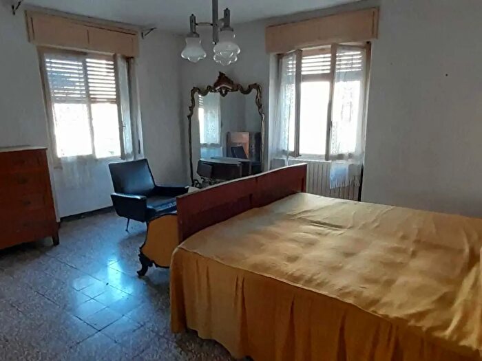 Casa quadrilocale in vendita in Via Guglielmo Marconi, Ziano Piacentino