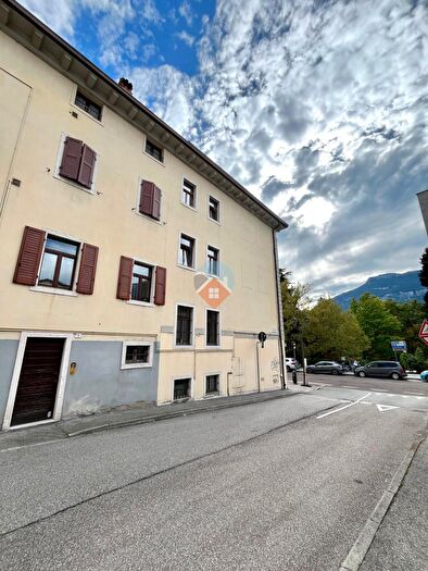 Appartamento trilocale in vendita in Via Sticcotta, Rovereto