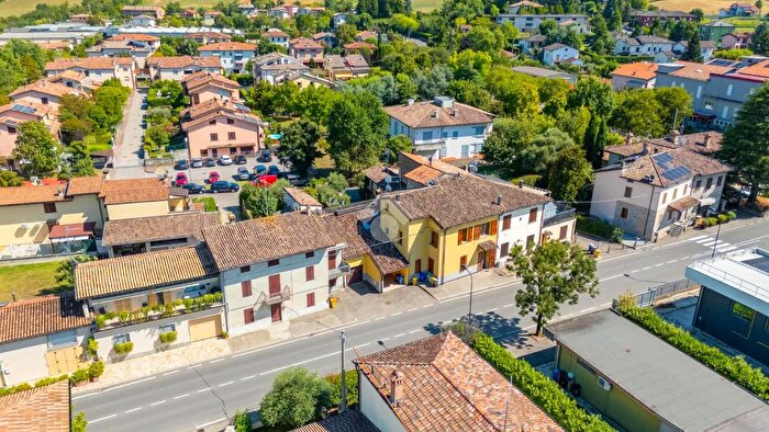 Appartamento trilocale in vendita in Via Argini, Lesignano De Bagni