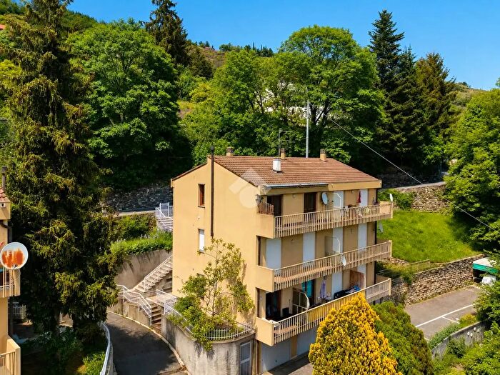 Appartamento quadrilocale in vendita in Via Beato Giovanni Lantrua, Triora