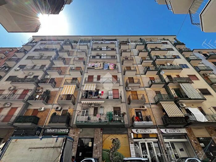 Appartamento quadrilocale in vendita in Via Generale Giuseppe Messina, Taranto